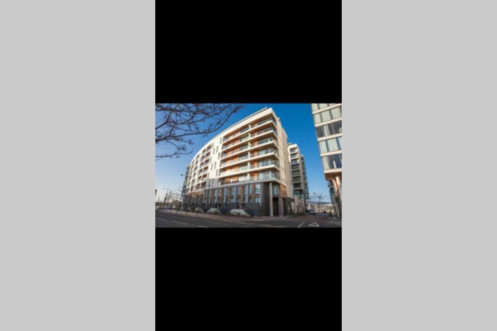 בלפסט Benji & Milos Apartments מראה חיצוני תמונה