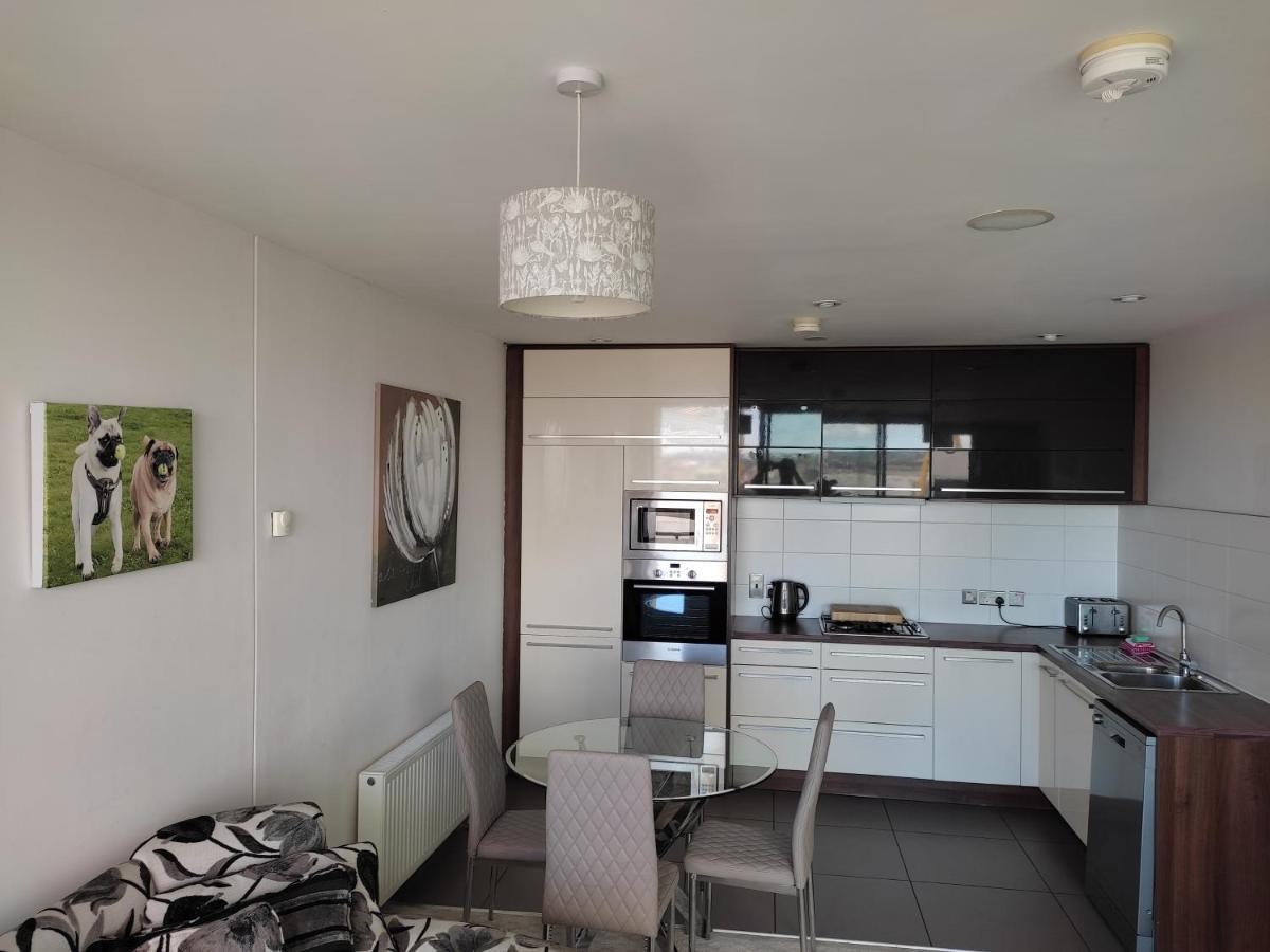 בלפסט Benji & Milos Apartments מראה חיצוני תמונה